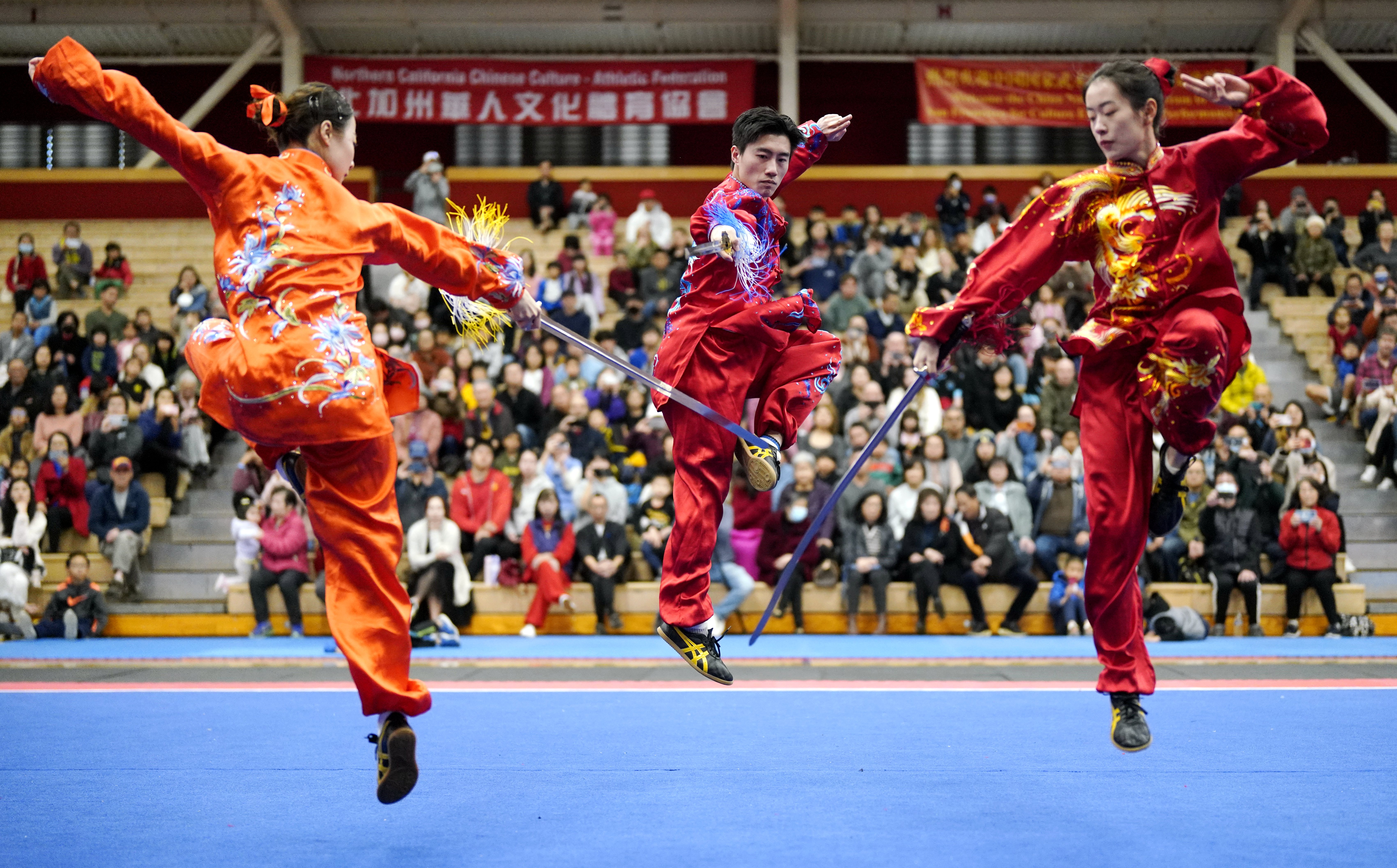 包含极限武术表演，古老技艺焕发新光彩的词条