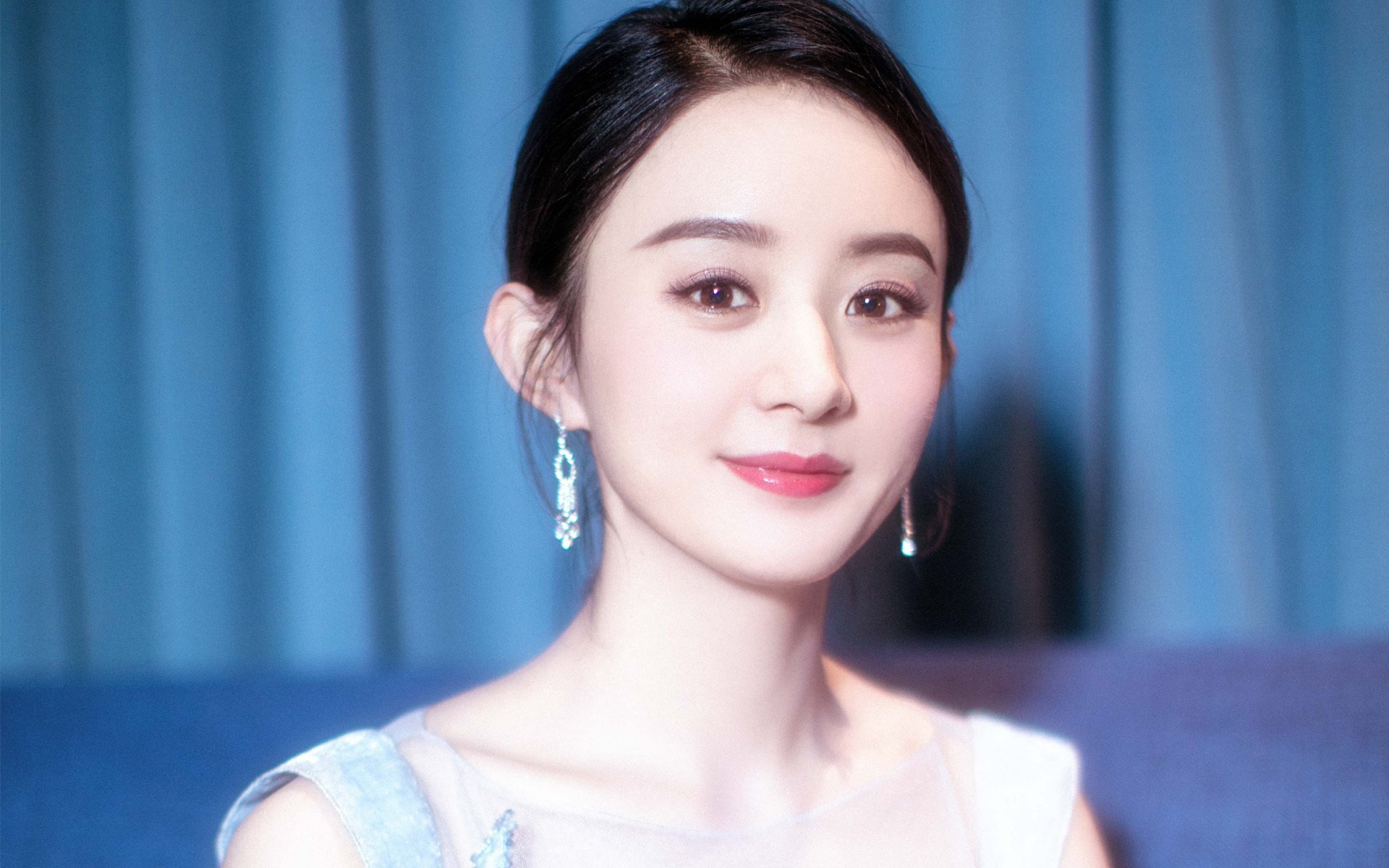 “中国足球裁判员继续深造，裁判水平不断提高”，中国足球裁判员官网