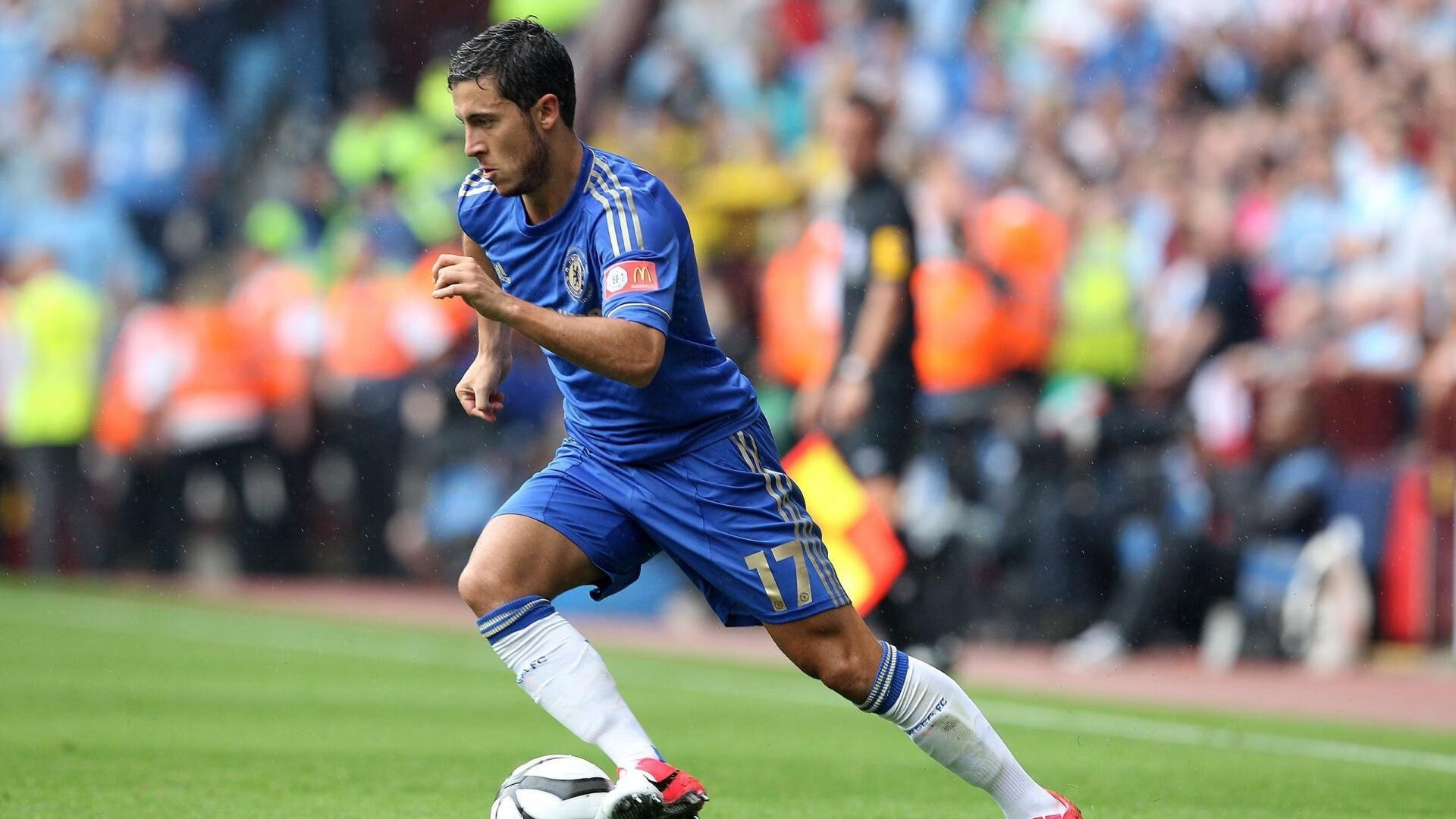 “德甲复苏势头强劲，传统劲旅逐渐追赶”，德甲经典比赛