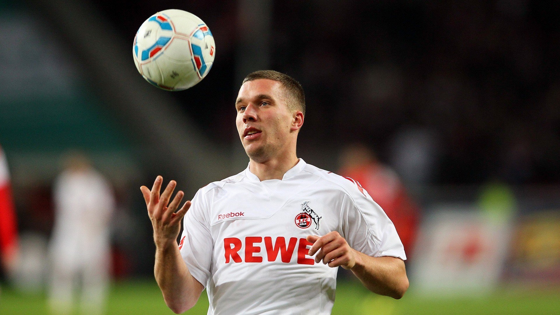 【球迷热情】现场粉丝互动点燃赛场火焰，球迷和粉丝